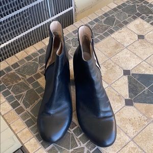 Booties black